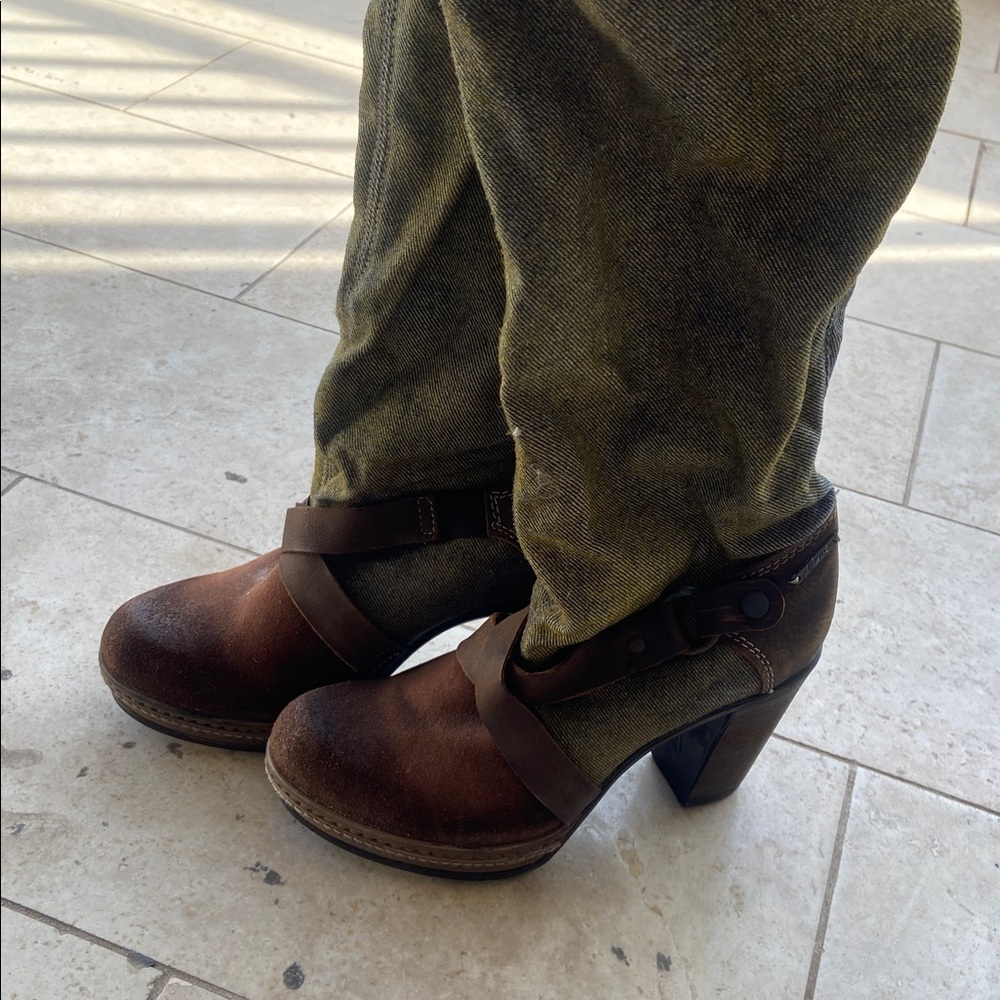 Diesel Green and Brown Heeled Boots - Picture 7 of 8